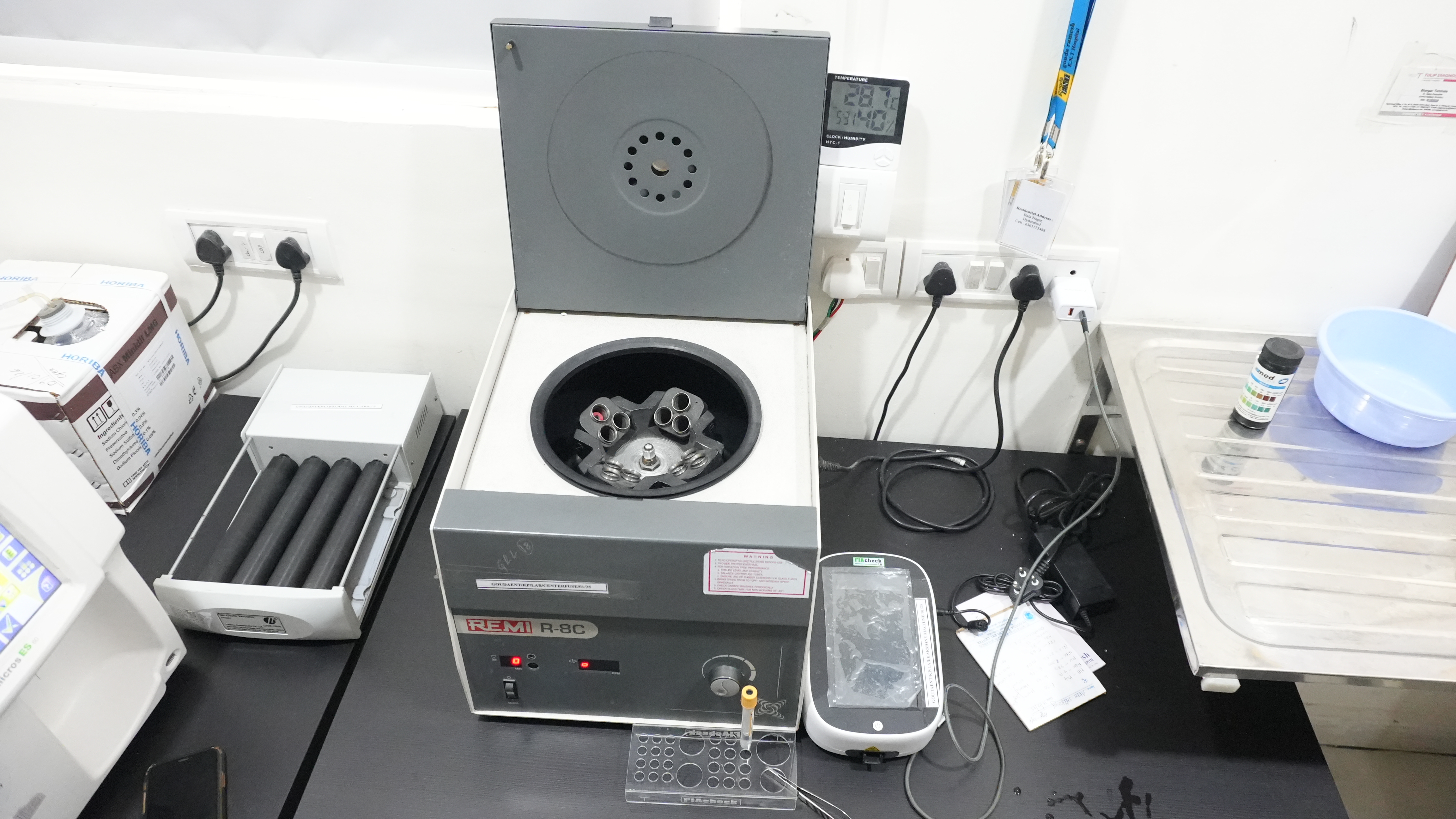 Laboratory centrifuge machine